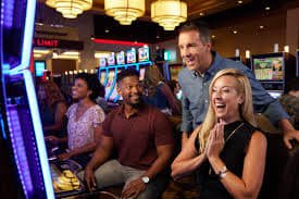Mobile phone displaying kasinojitu login ceme table with betting controls and live dealer video